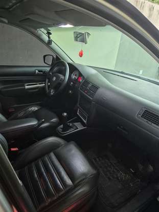 VOLKSWAGEN-GOLF-2011