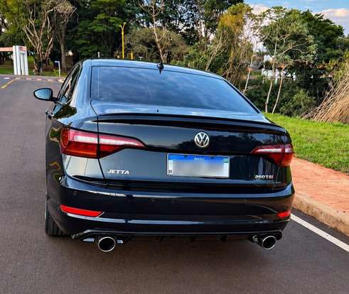 VOLKSWAGEN-JETTA-2020