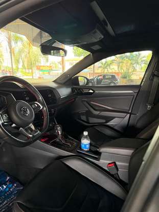 VOLKSWAGEN-JETTA-2021