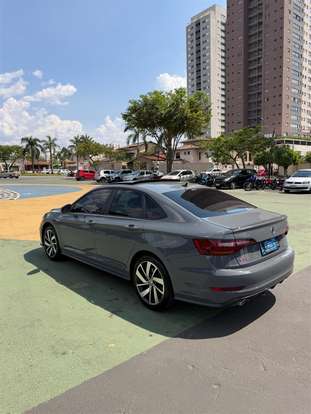 VOLKSWAGEN-JETTA-2021