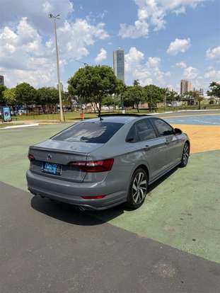 VOLKSWAGEN-JETTA-2021