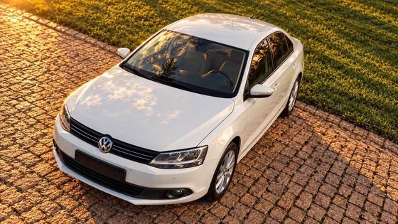 VOLKSWAGEN JETTA 2.0 COMFORTLINE FLEX 4P TIPTRONIC