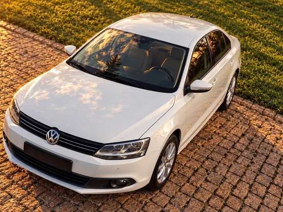 VOLKSWAGEN-JETTA-2.0 COMFORTLINE FLEX 4P TIPTRONIC VOLKSWAGEN-JETTA-2012