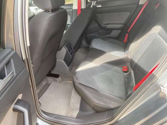 VOLKSWAGEN-POLO-1.0 200 TSI HIGHLINE AUTOMÁTICO VOLKSWAGEN-POLO-2018