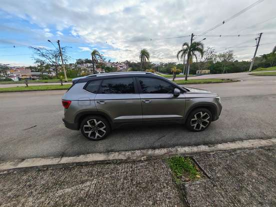 VOLKSWAGEN-TAOS-2024