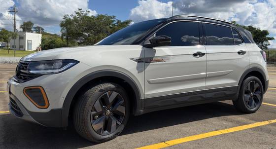VOLKSWAGEN T-CROSS 1.4 250 TSI TOTAL FLEX EXTREME AUTOMÁTICO