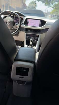 VOLKSWAGEN-T-CROSS-2021