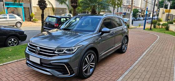 VOLKSWAGEN TIGUAN 2.0 300 TSI GASOLINA ALLSPACE R-LINE AUTOMÁTICO