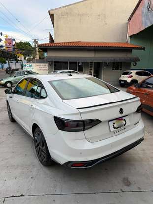 VOLKSWAGEN-VIRTUS-2025