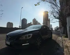 VOLVO S60 2.0 T5 MOMENTUM 16V TURBO GASOLINA 4P AUTOMÁTICO VOLVO S60 2.0 T5 MOMENTUM 16V TURBO GASOLINA 4P AUTOMÁTICO