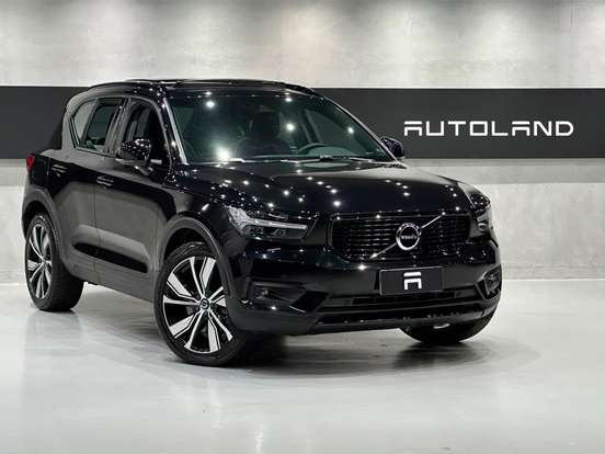 VOLVO-XC40-2021