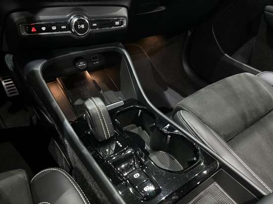 VOLVO-XC40-1.5 T5 RECHARGE R-DESIGN GEARTRONIC VOLVO-XC40-2021