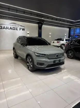 VOLVO-XC40-2021