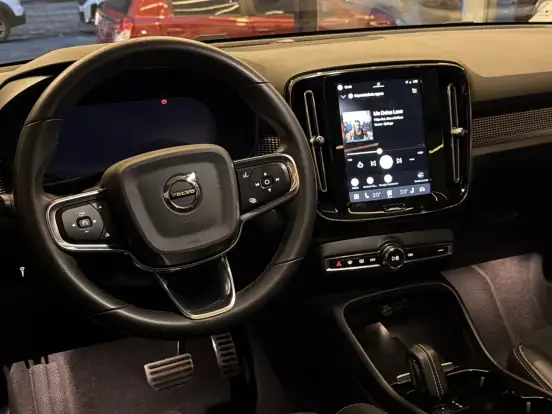 VOLVO-XC40-P8 RECHARGE ELECTRIC BEV PURE AWD VOLVO-XC40-2021