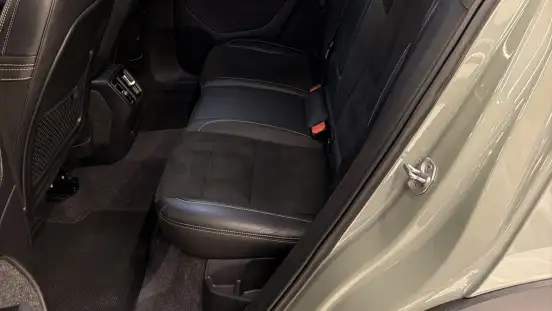 VOLVO-XC40-2021