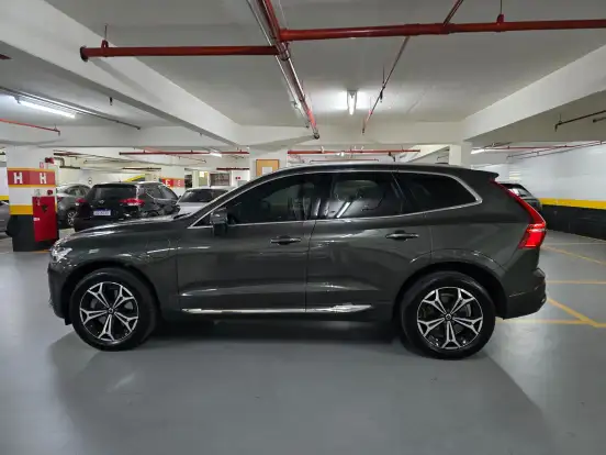 VOLVO-XC60-2021