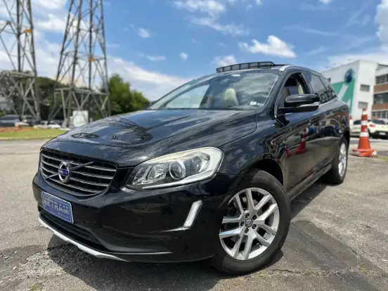 VOLVO-XC60-2017
