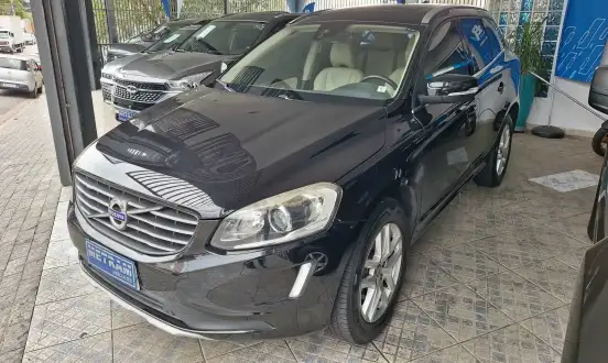 VOLVO-XC60-2017