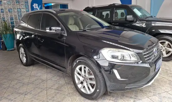 VOLVO-XC60-2017