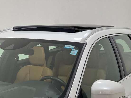 VOLVO-XC60-2018
