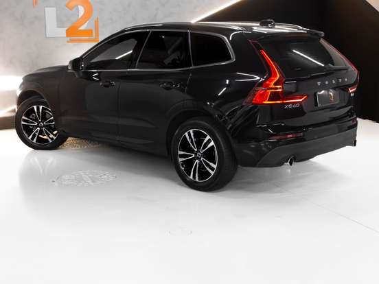 VOLVO-XC60-2.0 T5 GASOLINA MOMENTUM AWD GEARTRONIC VOLVO-XC60-2018