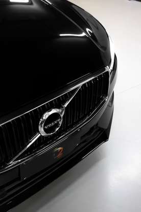 VOLVO-XC60-2018