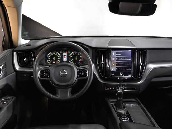 VOLVO-XC60-2.0 T5 GASOLINA MOMENTUM AWD GEARTRONIC VOLVO-XC60-2018
