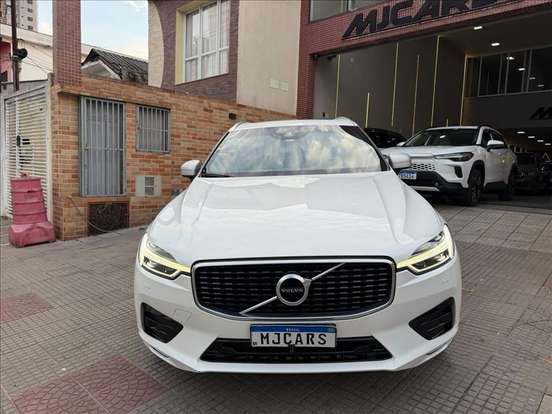 VOLVO-XC60-2017