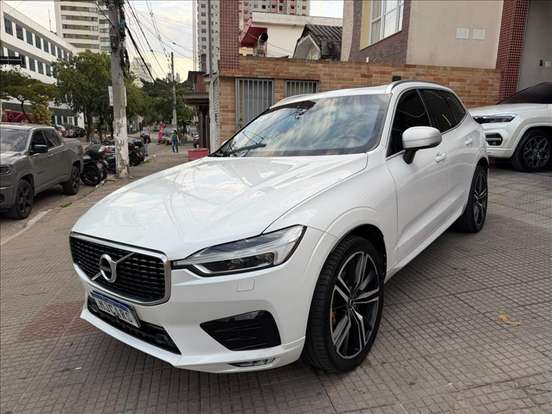 VOLVO-XC60-2017