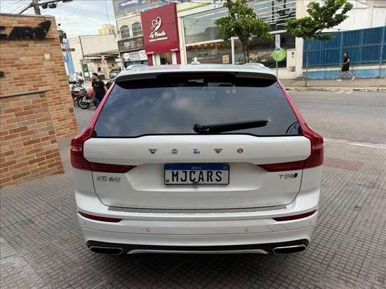 VOLVO-XC60-2.0 T5 GASOLINA R-DESIGN AWD GEARTRONIC VOLVO-XC60-2017