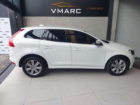 VOLVO-XC60-2016