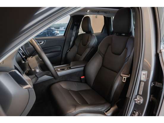 VOLVO-XC60-2021