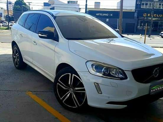 VOLVO-XC60-2.4 D5 MOMENTUM DIESEL AWD 4P AUTOMÁTICO VOLVO-XC60-2016