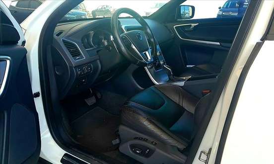 VOLVO-XC60-2016