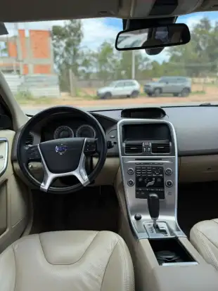 VOLVO-XC60-2010