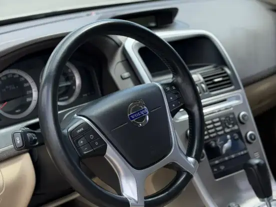 VOLVO-XC60-3.0 T6 TOP AWD TURBO GASOLINA 4P AUTOMÁTICO VOLVO-XC60-2010