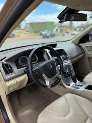 VOLVO-XC60-2010