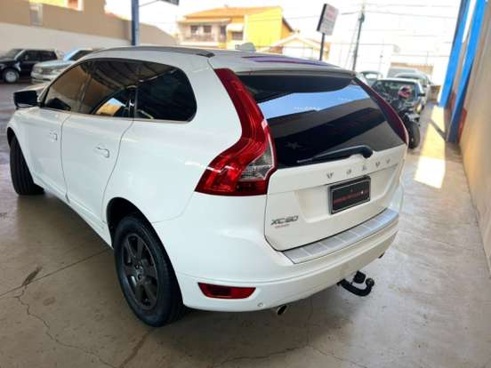 VOLVO-XC60-3.0 COMFORT AWD TURBO GASOLINA 4P AUTOMÁTICO VOLVO-XC60-2010