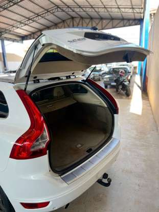 VOLVO-XC60-2010