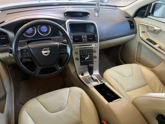 VOLVO-XC60-3.0 COMFORT AWD TURBO GASOLINA 4P AUTOMÁTICO VOLVO-XC60-2010