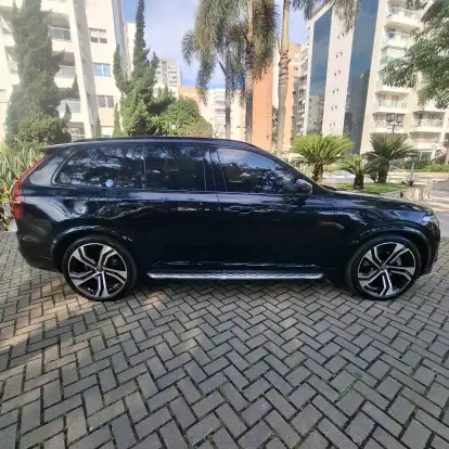VOLVO-XC90-2021