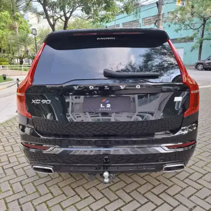 VOLVO-XC90-2021