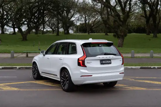 VOLVO-XC90-2024