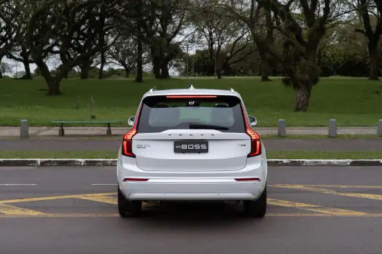 VOLVO-XC90-2024