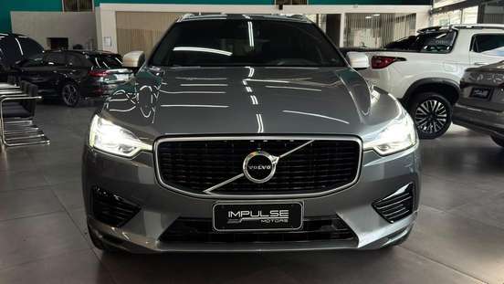 VOLVO-XC90-2018
