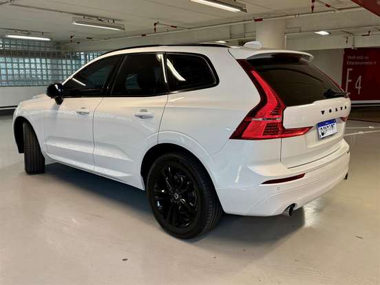 VOLVO-XC60-2019