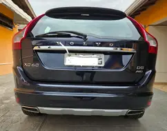 VOLVO XC60 2.4 D5 MOMENTUM DIESEL AWD 4P AUTOMÁTICO VOLVO XC60 2.4 D5 MOMENTUM DIESEL AWD 4P AUTOMÁTICO