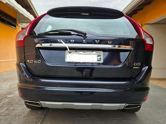 VOLVO-XC60-2.4 D5 MOMENTUM DIESEL AWD 4P AUTOMÁTICO VOLVO-XC60-2017