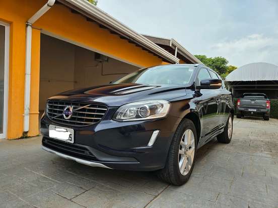 VOLVO-XC60-2017
