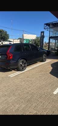 VOLVO-XC90-2015